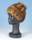 женская шапочка из норки натуральной окраски, головные уборы