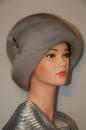  серая женская шапка из норки (женские головные уборы)