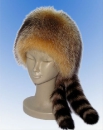 женская шапка из тонированного меха лисы и хвостиками сзади,головной уборы