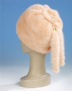  женская шапочка из норки абрикосового цвета с хвостиками, меховые головные уборы