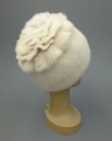 женская белая шапочка из норки модель в виде цветка, меховые головные уборы
