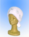женская белая шапка в виде косынки украшенная цветками (головной убор из меха норки)