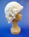 женская шляпа из норки белого цвета и белым цветком, меховые шапки, головные уборы