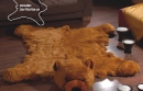  коврик из искусственного меха в виде медведя бурого цвета